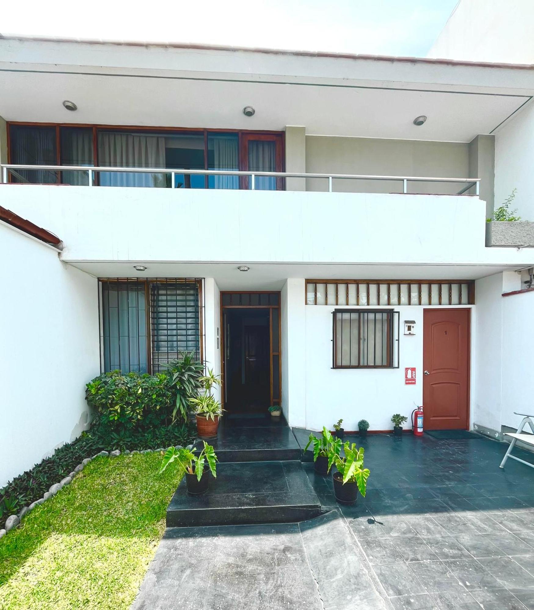 Lima Mini Aparts Monterrico - Cerca Embajada Eeuu Exterior foto